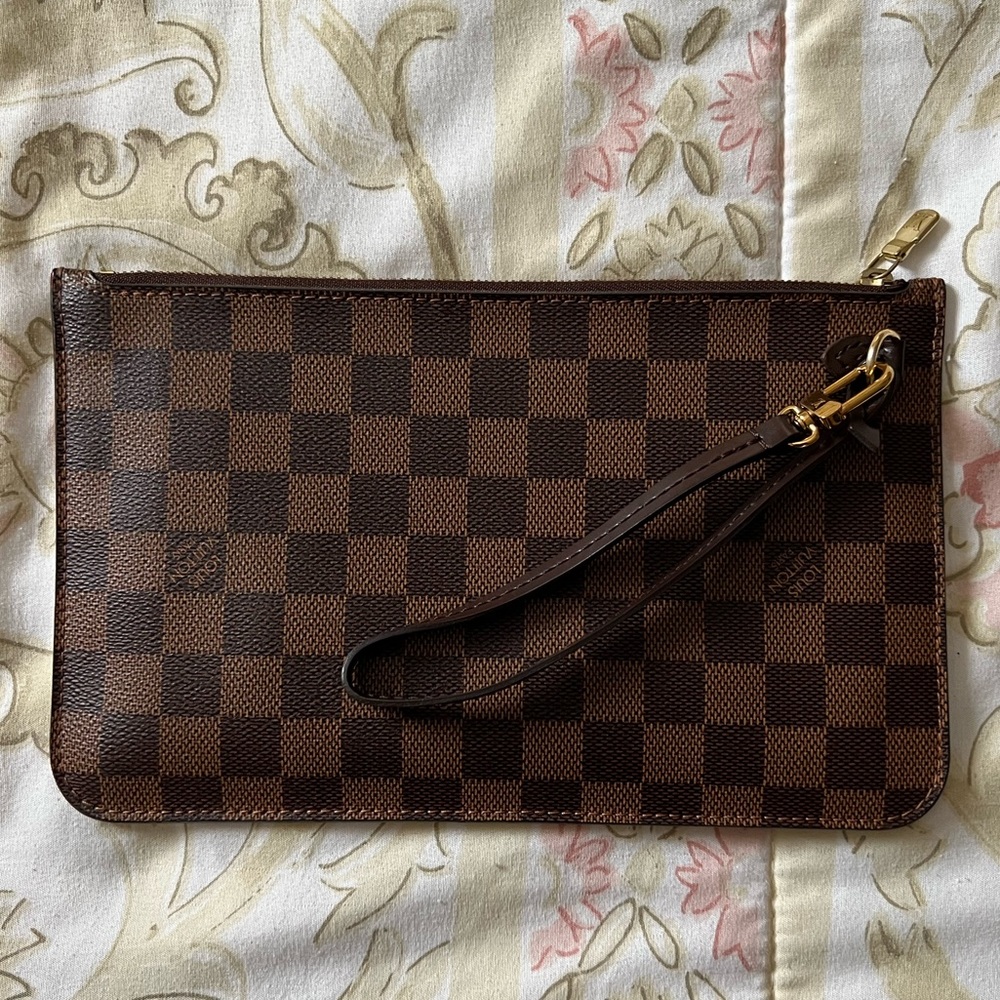 Louis Vuitton Neverfull Pochette